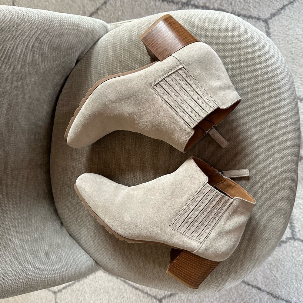 Aquatalia Weatherproof Block Heel Bootie in grey